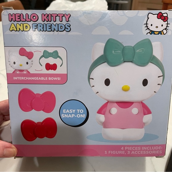 Hello Kitty Styling Figure - Picture 2 of 7